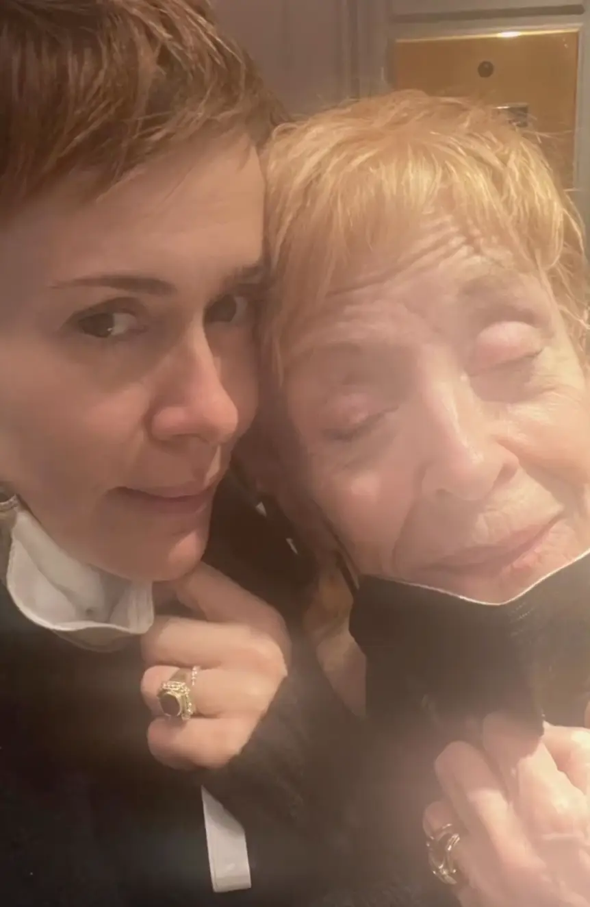 She asked her 'not to be mad' at the second to last picture.