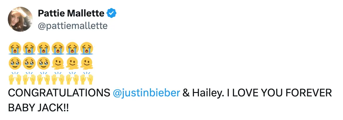 Justin's mum Pattie was also clearly excited (X)