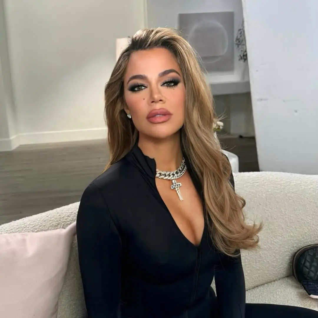 Khloe Kardashian is known for her style, glamour, and fashion, but it turns out she may be leaning towards the colour blue (Instagram/@khloekardashian)