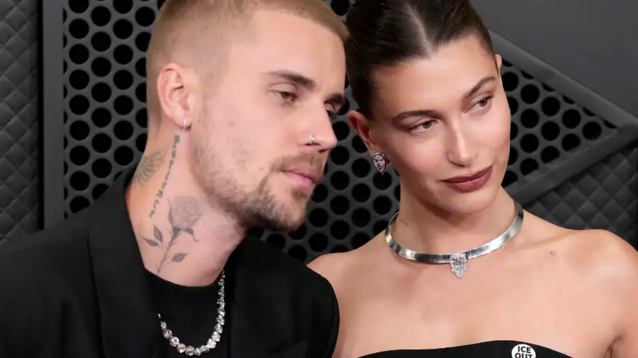 Justin Bieber's 'blunt' three-word comment to wife Hailey on Grammys red carpet revealed by lip