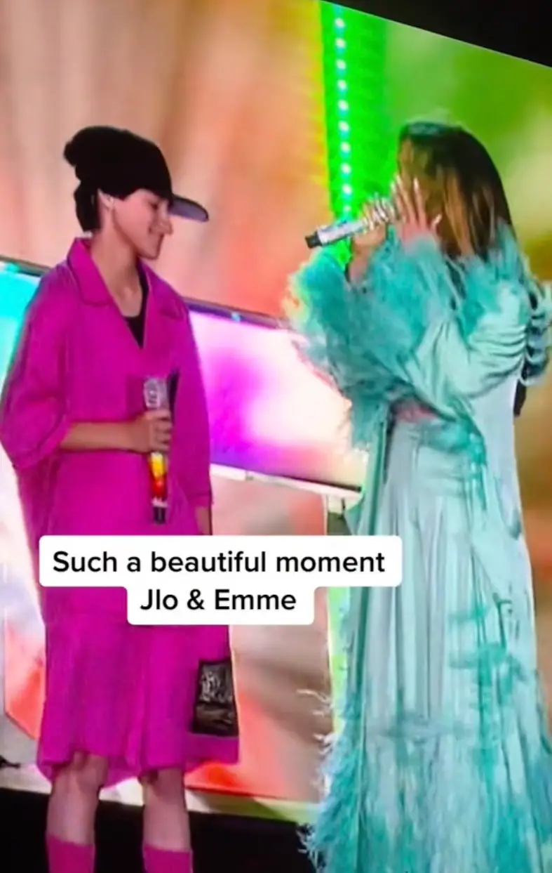 Jennifer invited her child Emme Maribel Muñiz up to sing with her on stage.