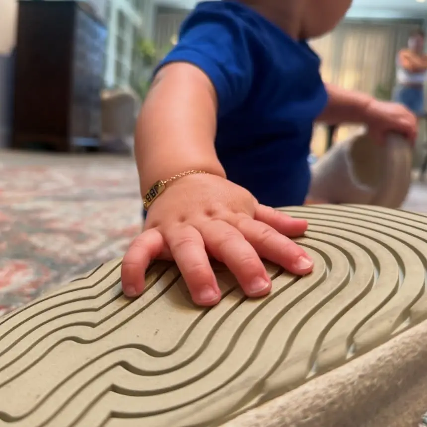 He captioned a new snap of his son Jack Blues Bieber with a middle finger emoji (Instagram/justinbieber)