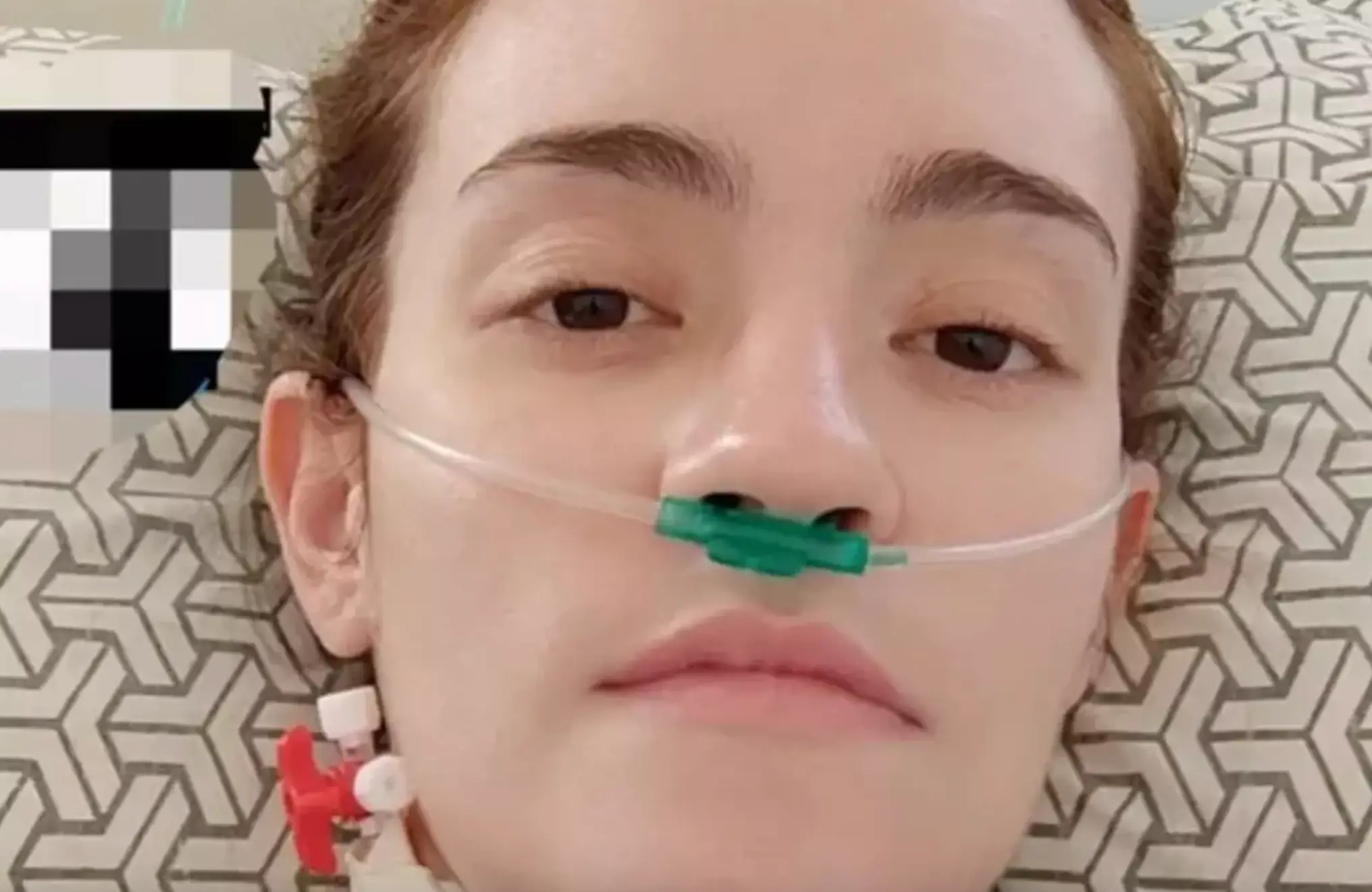 Arruda is crowdfunding to raise the money that will help her travel to Switzerland. (Vakinha)