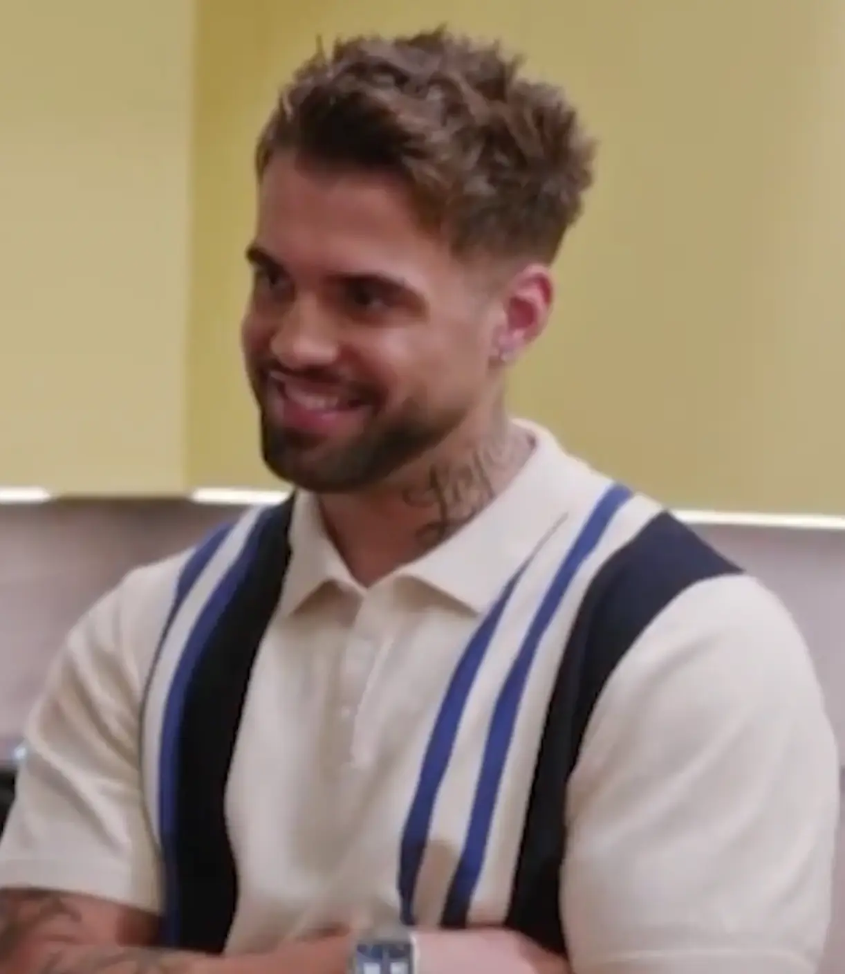 Nathan, a vegetarian, didn't eat the chicken fajitas (E4)