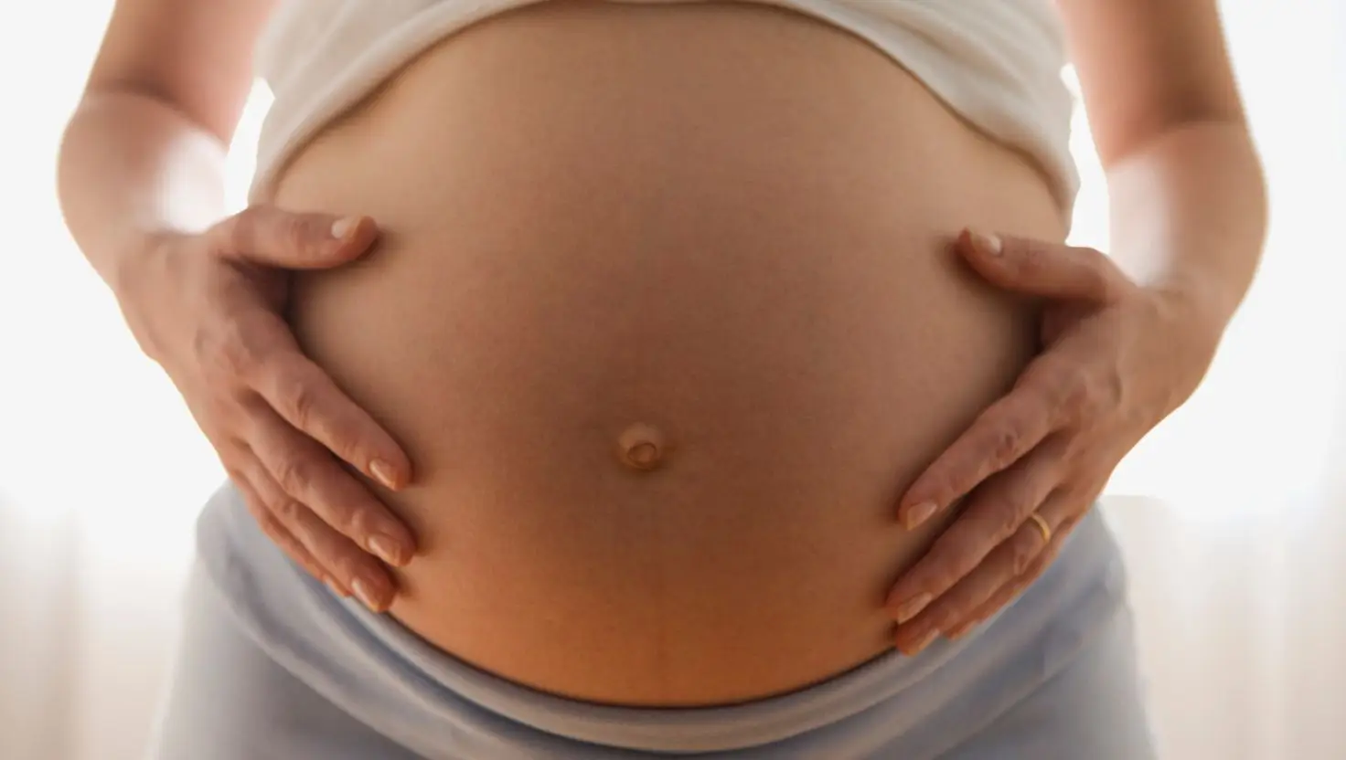 An expert has issued a dire health warning to anyone thinking of having a free birth (Getty Stock Image)