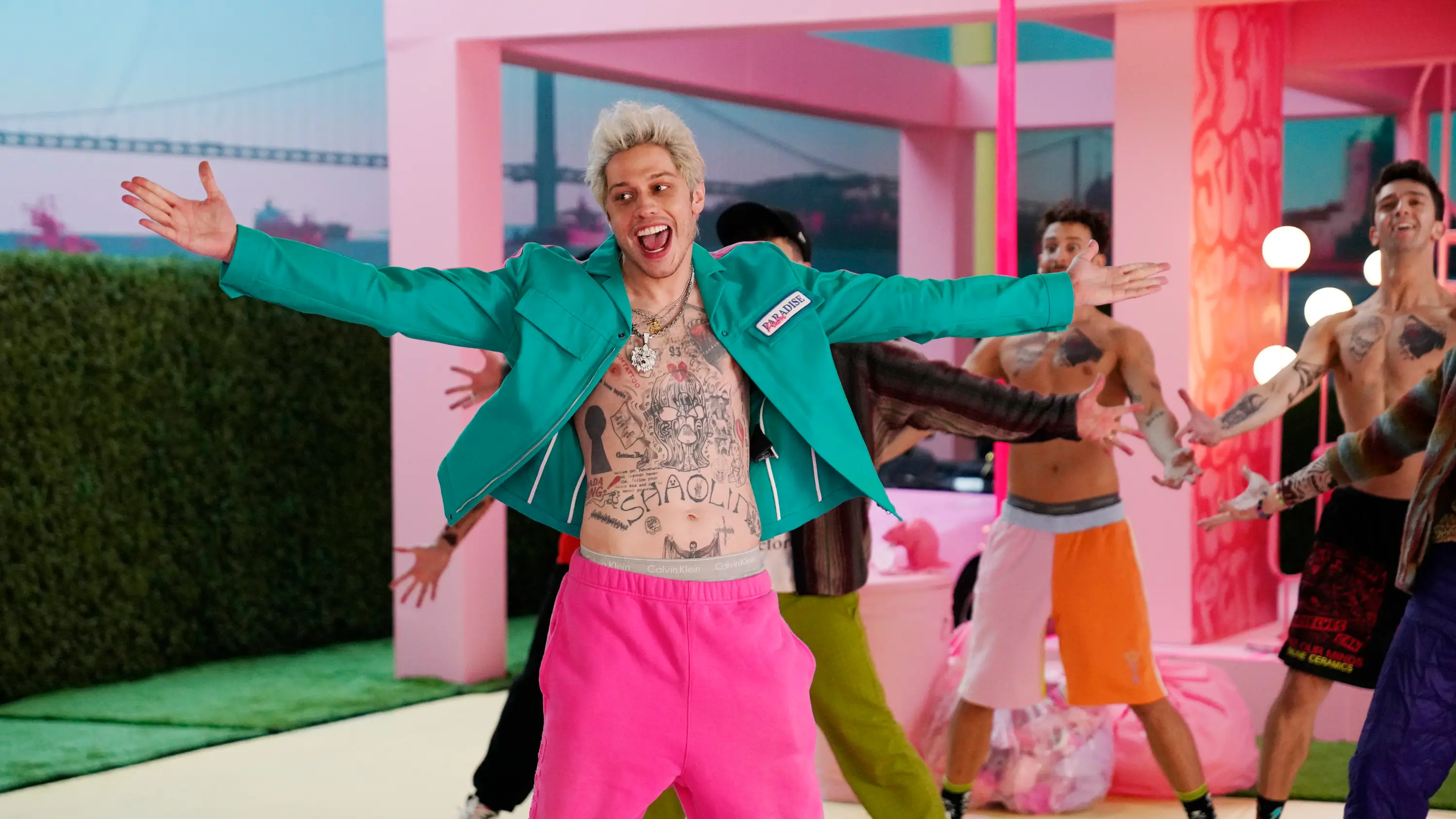 People in disbelief over Pete Davidson's tattoo-less body after he revealed huge process behind removal