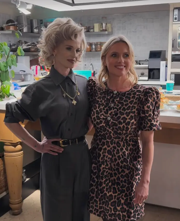 Kelly's appearance sparked conversation among trolls (Instagram/@julietsear)