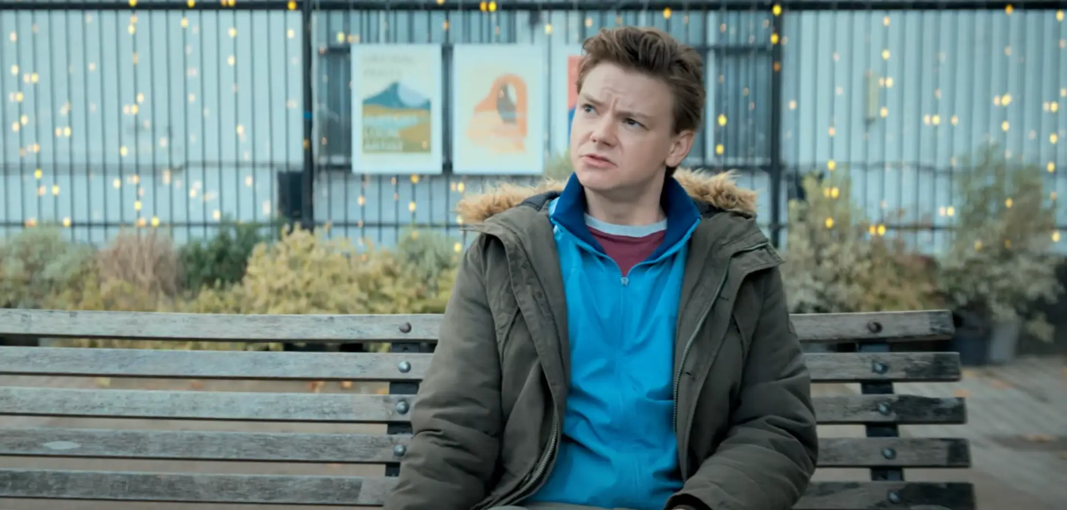Thomas Brodie-Sangster has recreated a number of iconic Love Actually scenes in a new Christmas ad (YouTube/Google UK)
