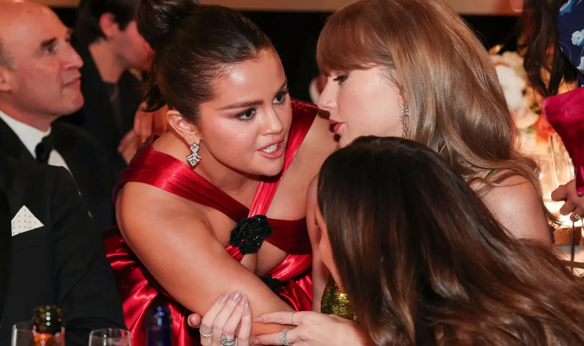 Selena Gomez and Taylor Swift were spotted speaking at the Golden Globes (Christopher Polk/Golden Globes 2024/Golden Globes 2024 via Getty Images)