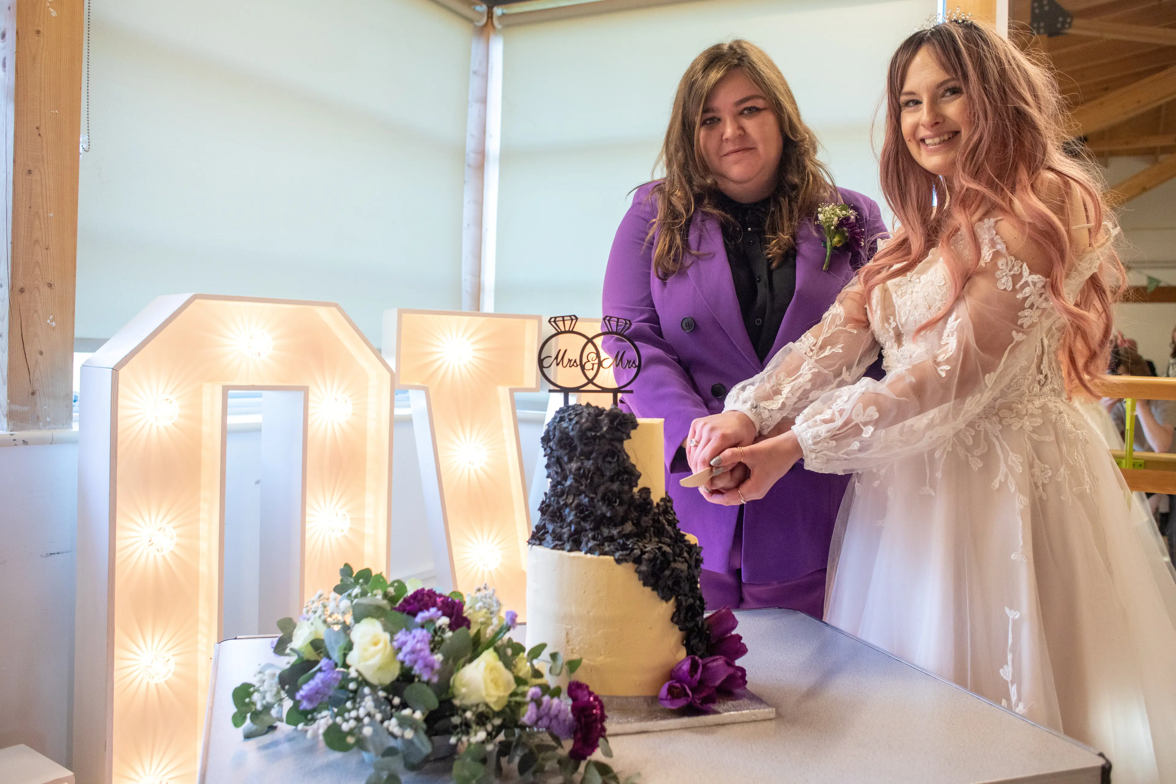 Sian has promised to help look after her kids.