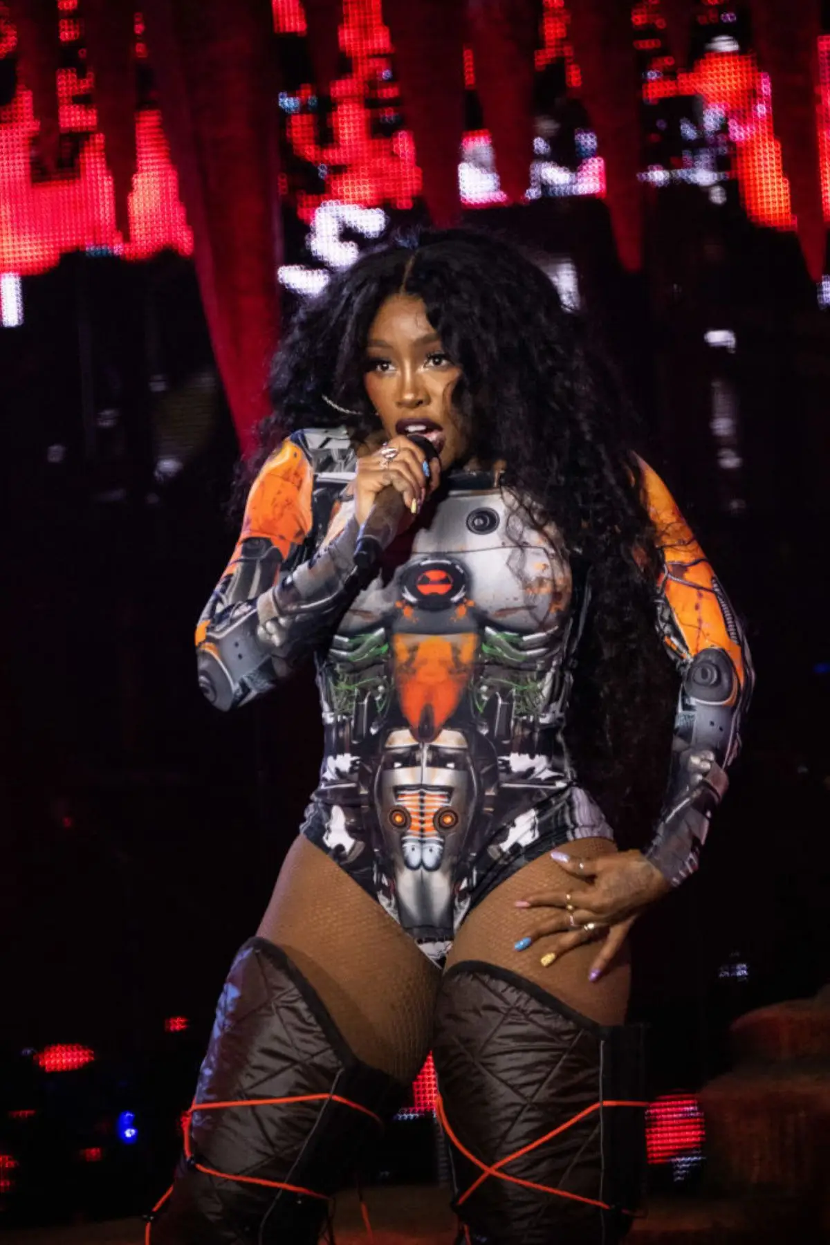 SZA has discussed Glastonbury, her mental health and her body in a new interview (Harry Durrant/Getty Images)