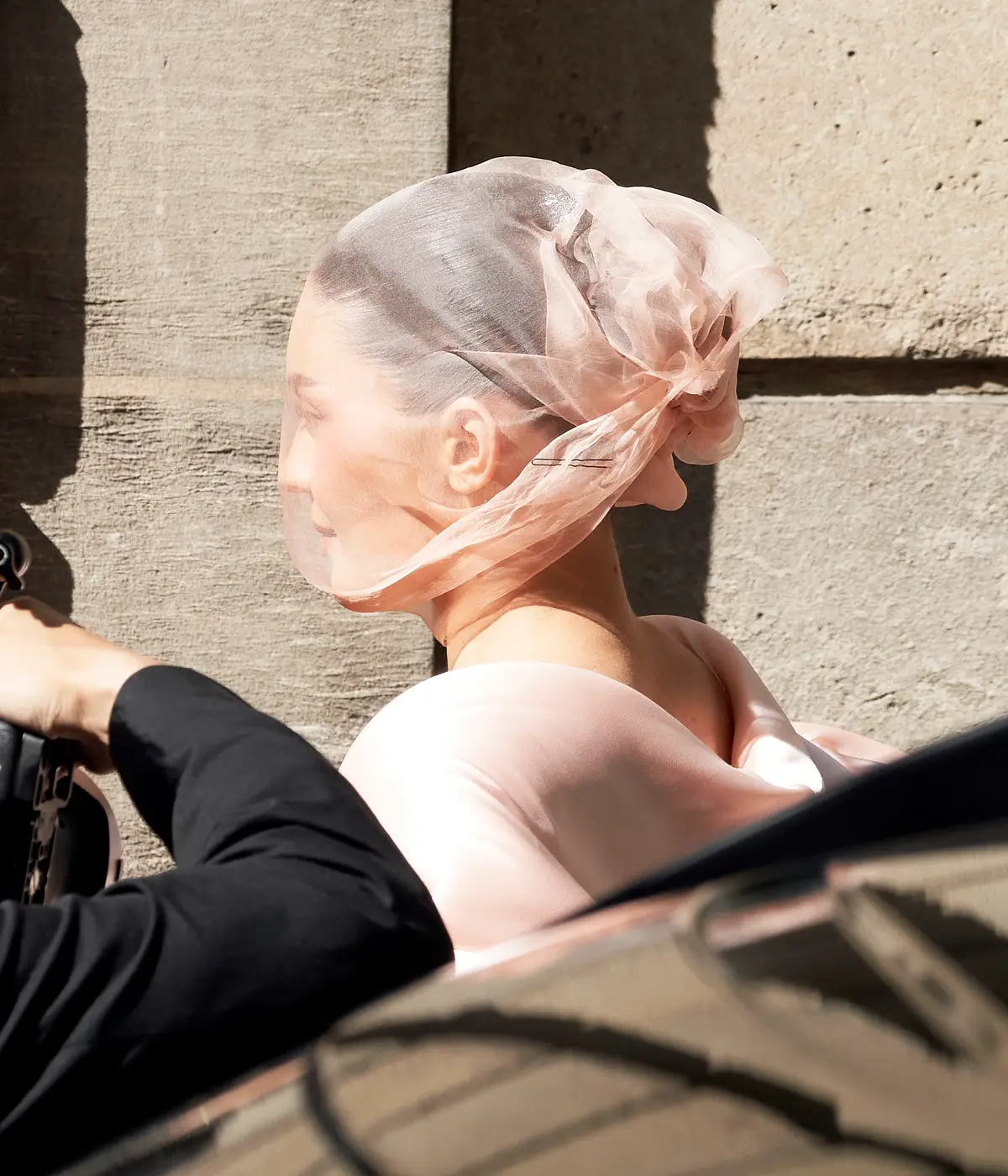 The head accessory definitely ruffled some feathers. (Adam Amouri/Getty Images)