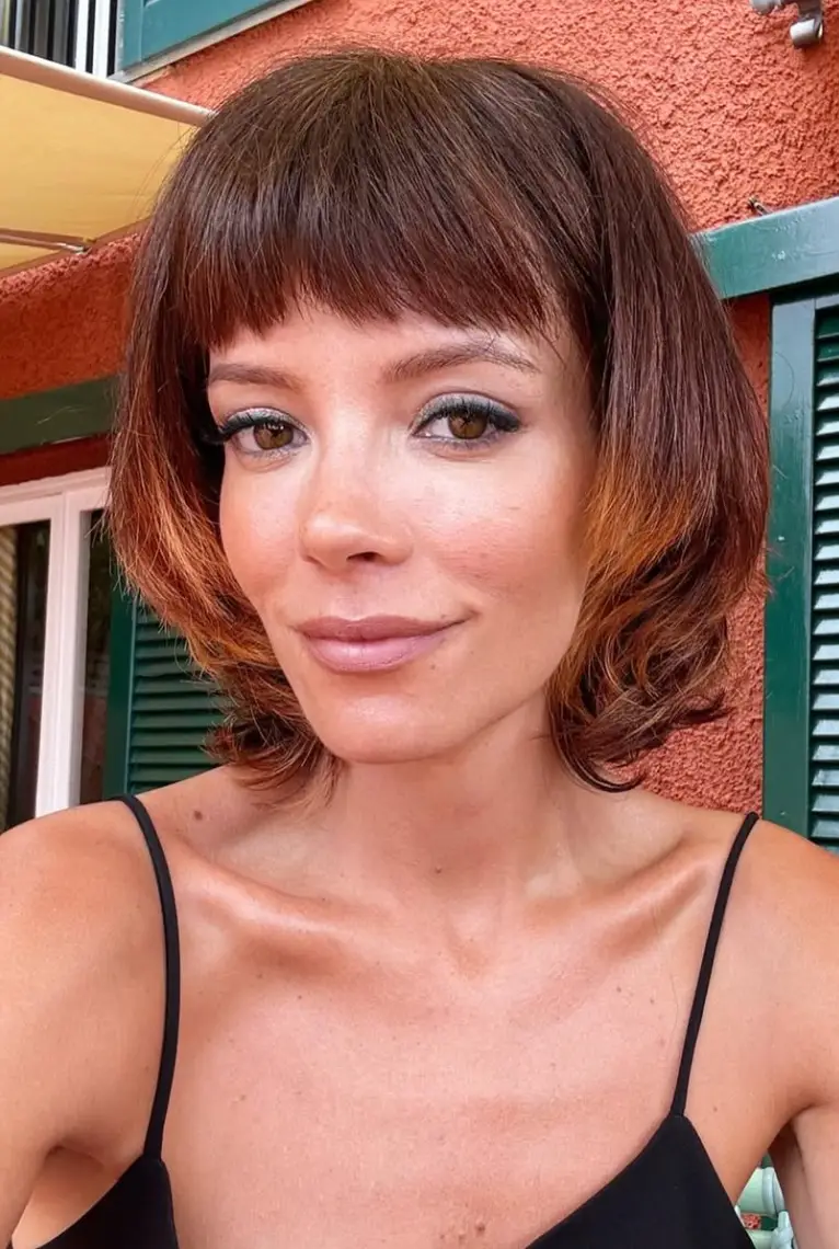 The 'Smile' singer revealed she'd be taking a 'few weeks' break from her Miss Me? podcast (Instagram/@lilyallen)