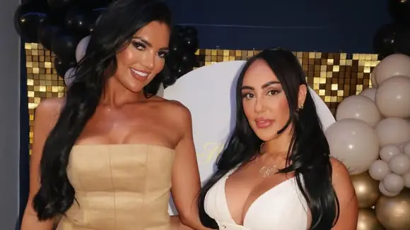 Instagram/@sophiekasaei_
