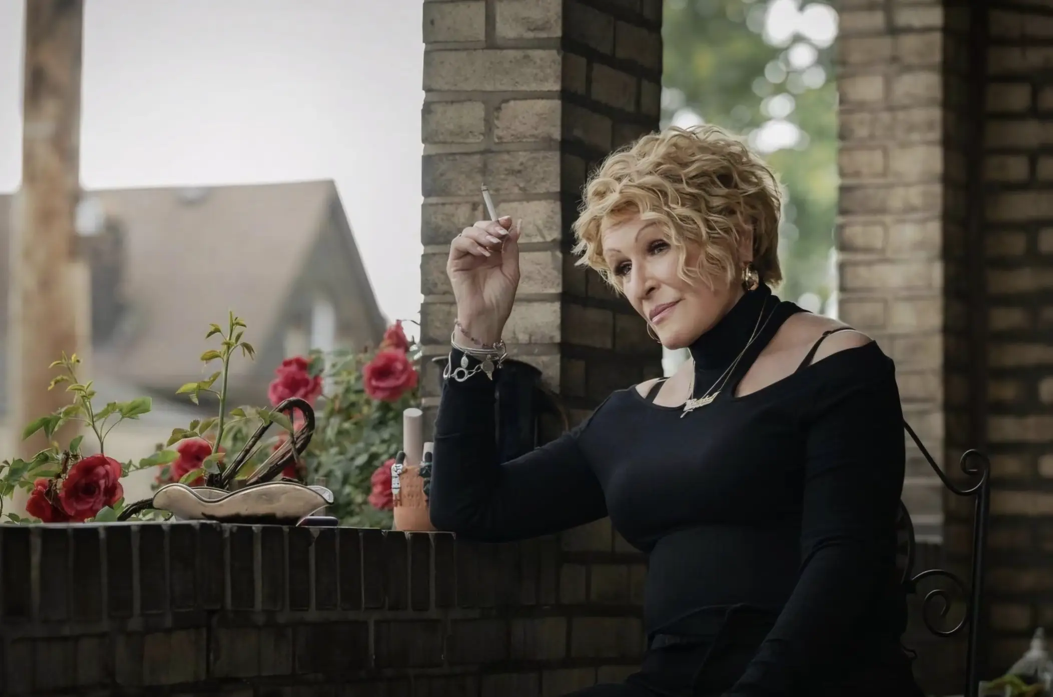 Glenn Close also stars in The Deliverance (Netflix)