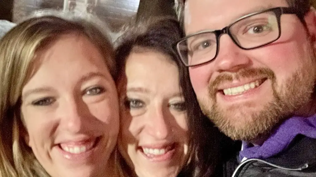 Conjoined twins Brittany and Abby Hensel reveal details about how they get paid and people are seriously confused