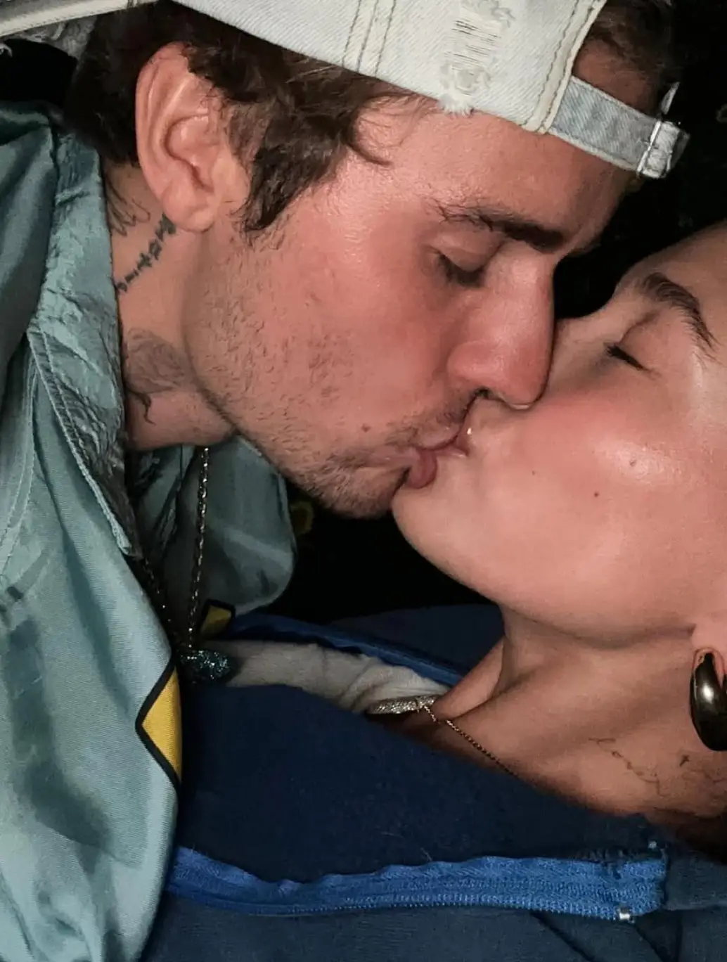 Fans noticed that Hailey Bieber appeared to unfollow Justin on Instagram (Instagram/@haileybieber)