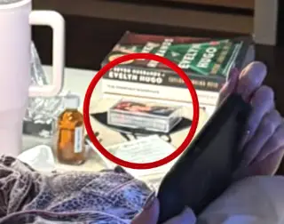 The detail in question (Instagram/@kyliejenner)