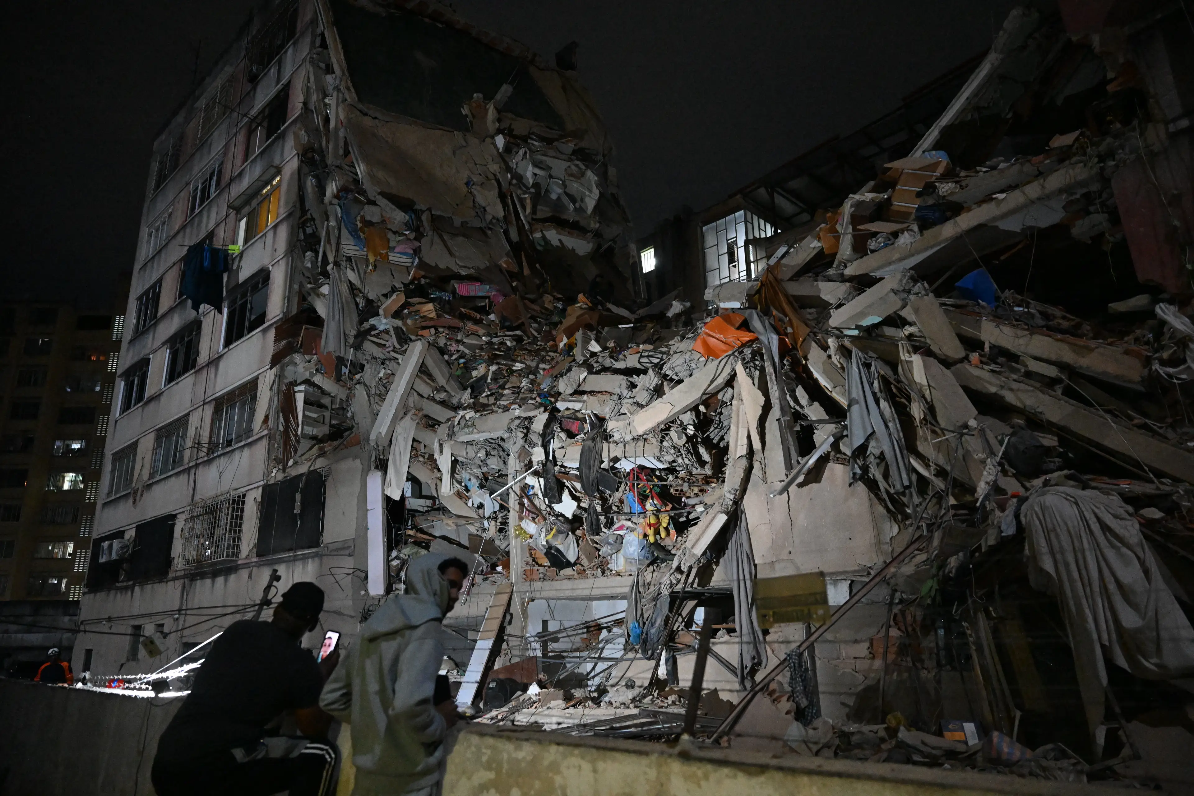 The earthquakes killed at least 32 people and injured at least 700 (Federico PARRA / AFP via Getty Images)