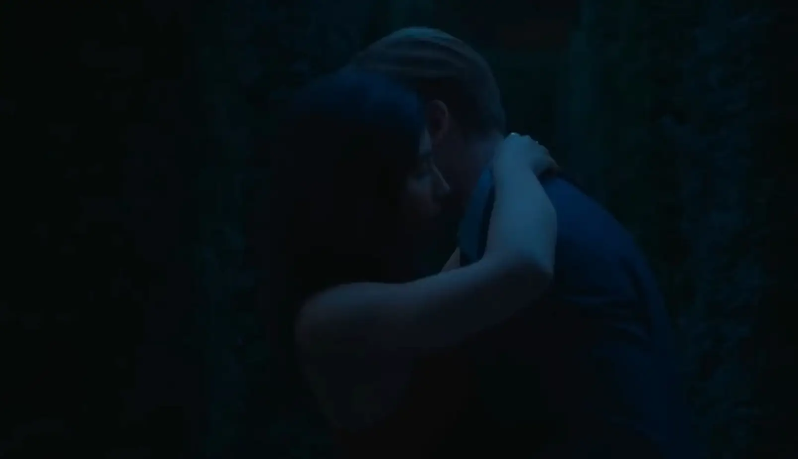 The Netflix series has kept the maze scene, which sees Dex and Emma coming together.
