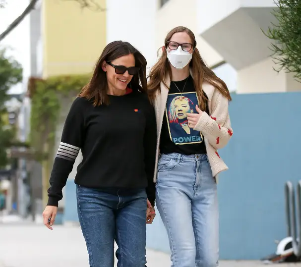 Violet Affleck and her mum, Jennifer Garner (Bellocqimages/Bauer-Griffin/GC Images)