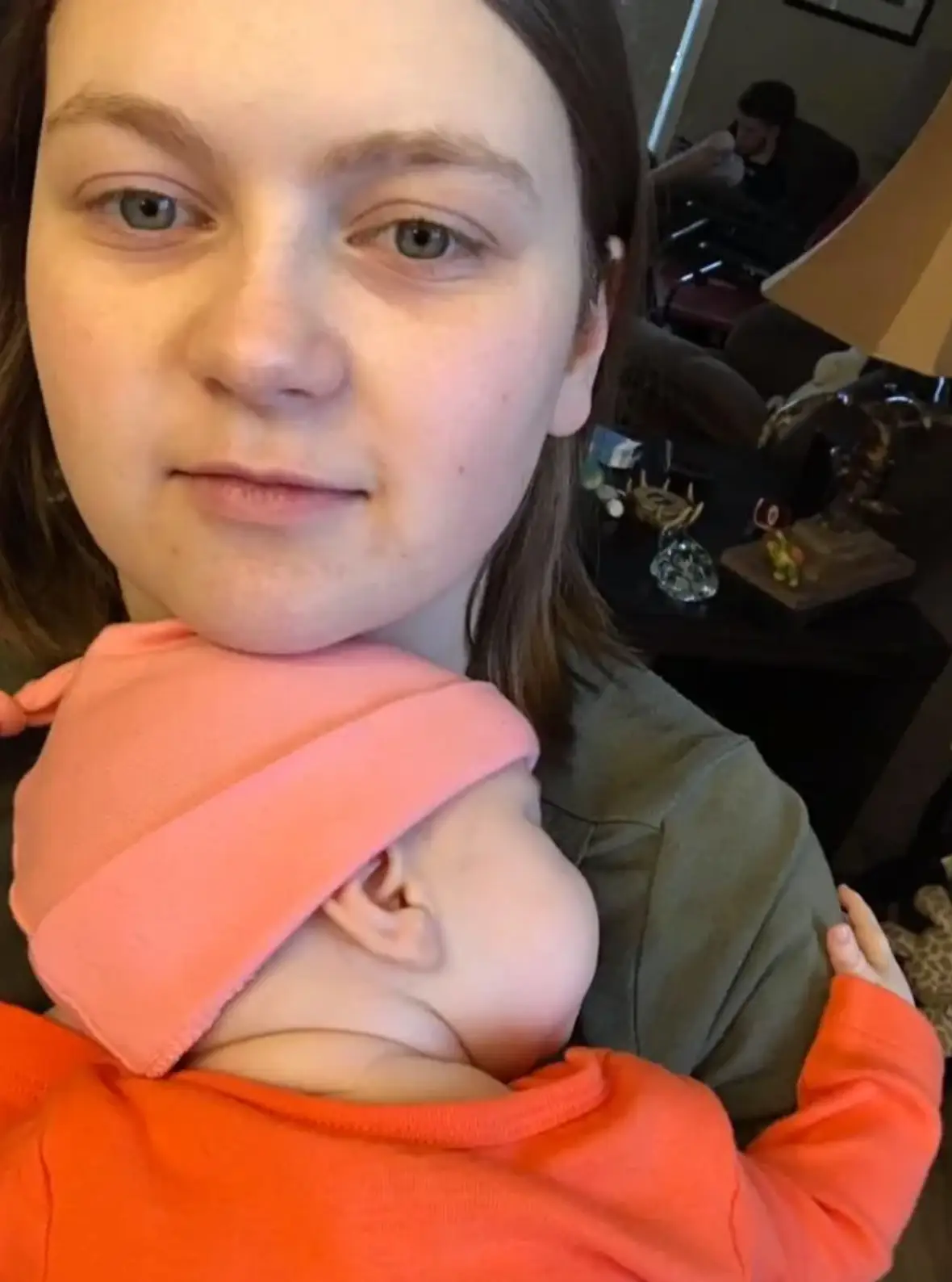 Katie's daughter accidentally consumed a large quantity of water (Facebook via Yahoo)