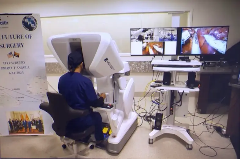 The surgeon performed the first procedure of its kind (ABC News)