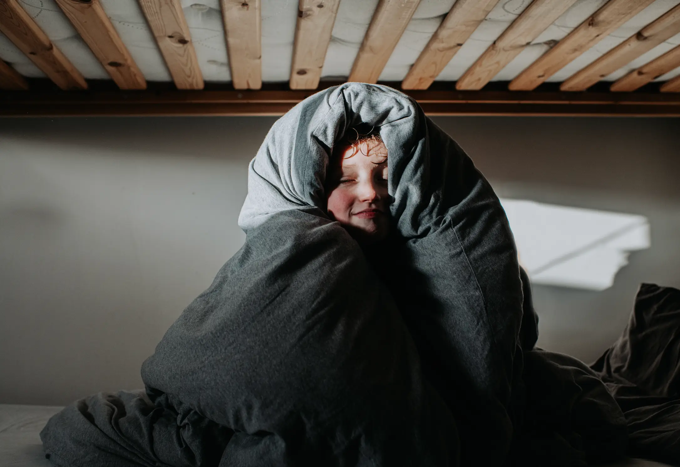 There are minimal health risks when it comes to swaddling (Catherine Falls Commercial/Getty)