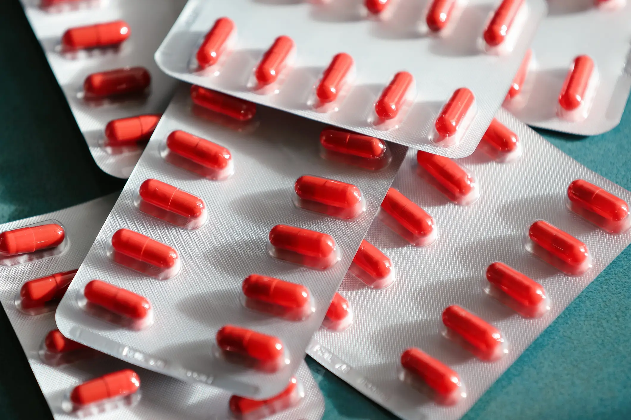 Several Redditors have hailed iron supplements for drastically improving their overall health (Elena Popova / Getty Images)