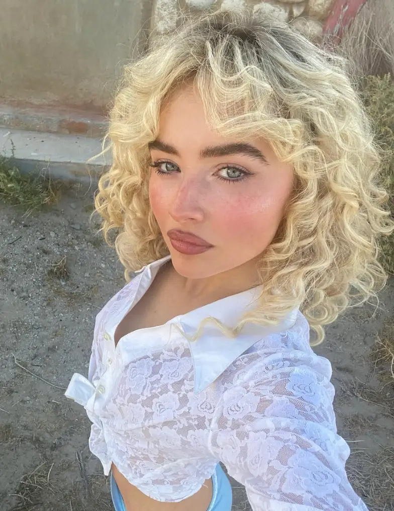 Sabrina Carpenter has just revealed her alternative album cover for her new upcoming album (Instagram/@sabrinacarpenter)