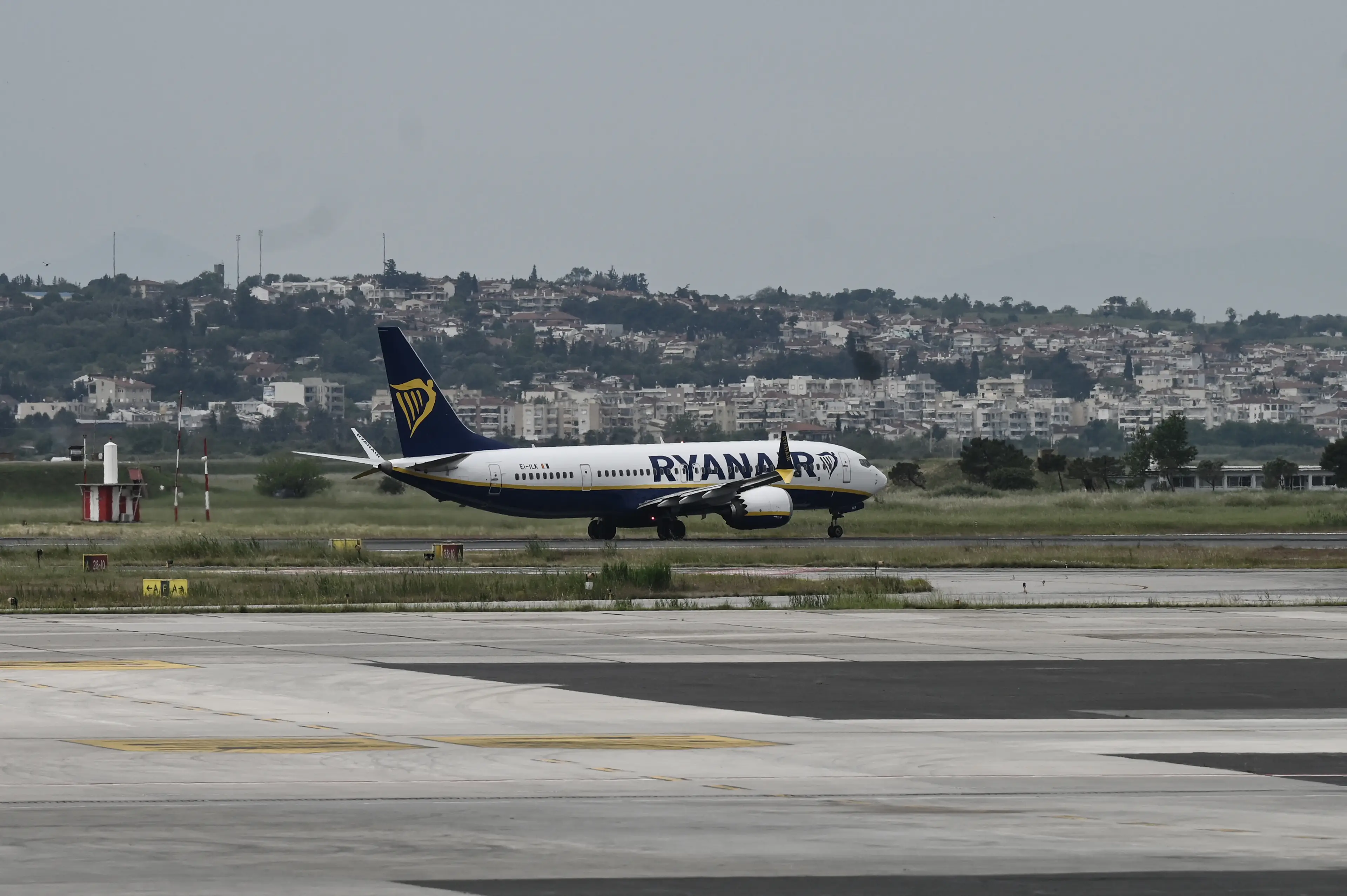 The aircraft returned safely to the ground (Sakis Mitrolidis / AFP via Getty Images)