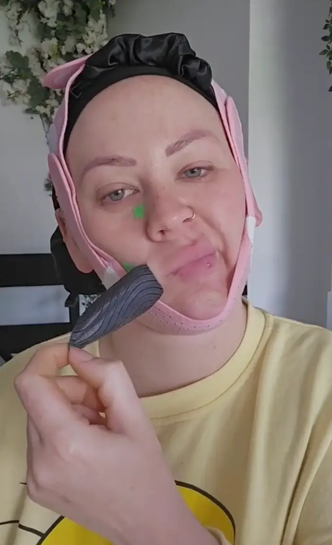 People have mixed feelings about the trend (nicolleslooks/TikTok)