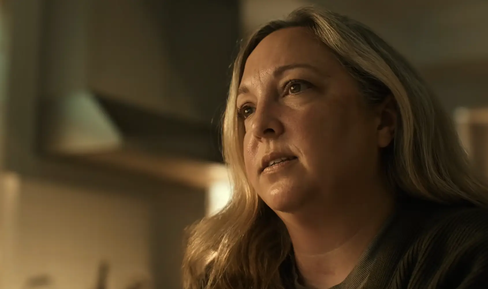 Leslie, Ian's best friend, served Michelle with a restraining order on his behalf (Netflix)