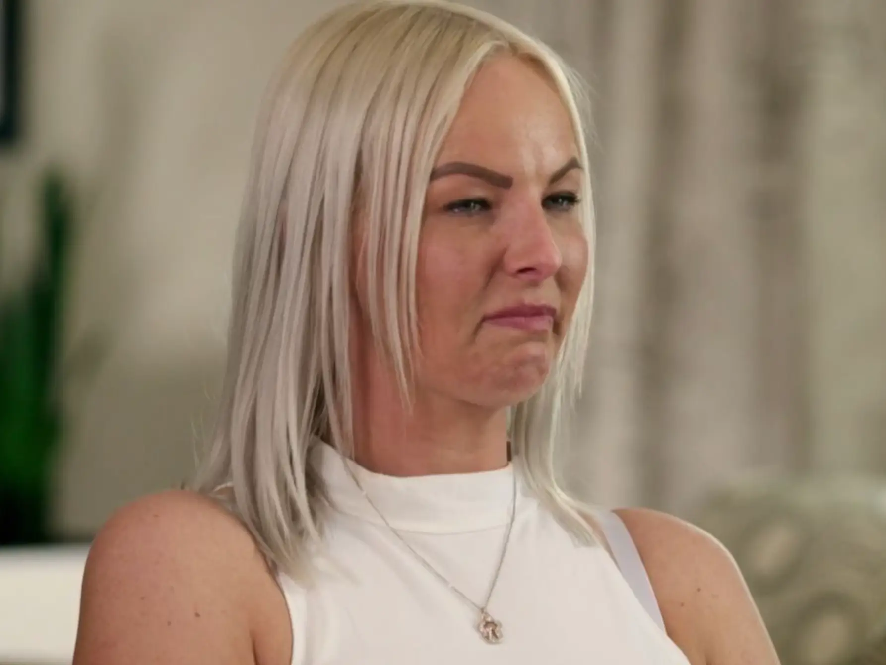 Millionaire Mark offered to help Billie.