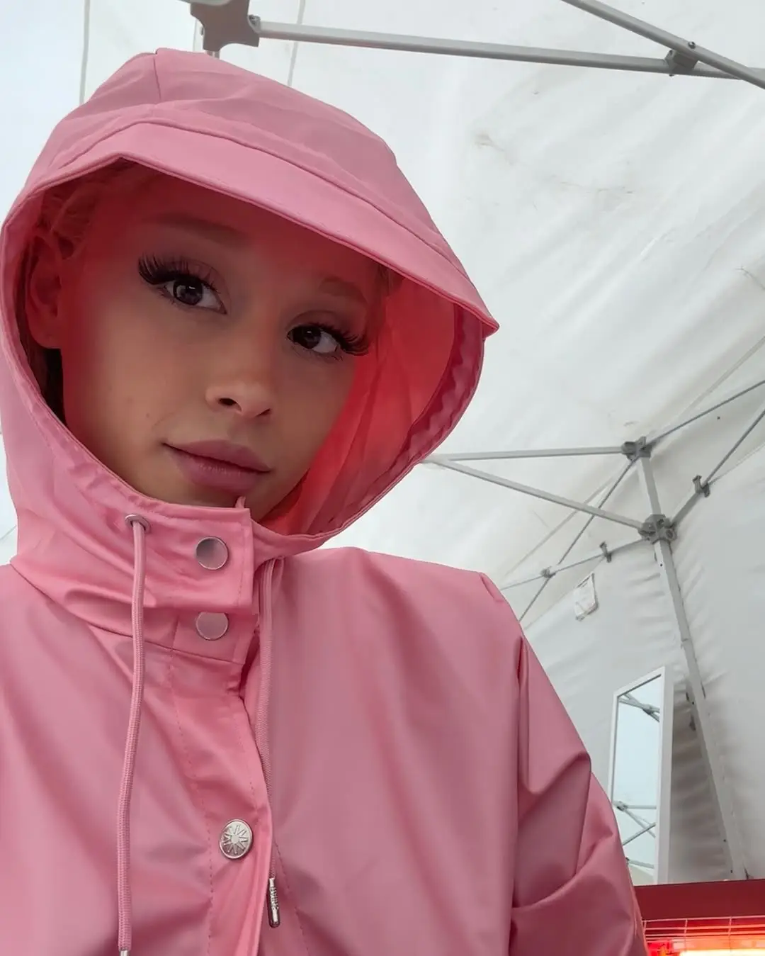 Grande shared a behind the scenes look of Wicked (Instagram/@arianagrande)