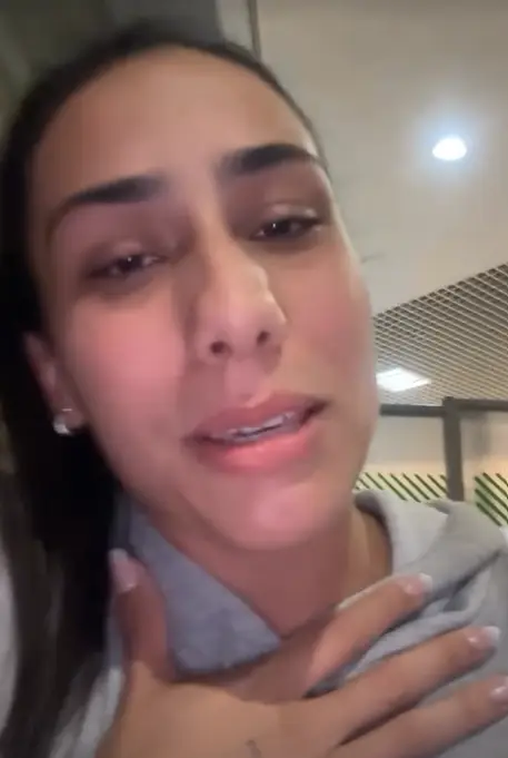 Since then, she's uploaded a tearful Instagram Story. (Instagram/_anavieeiraa)