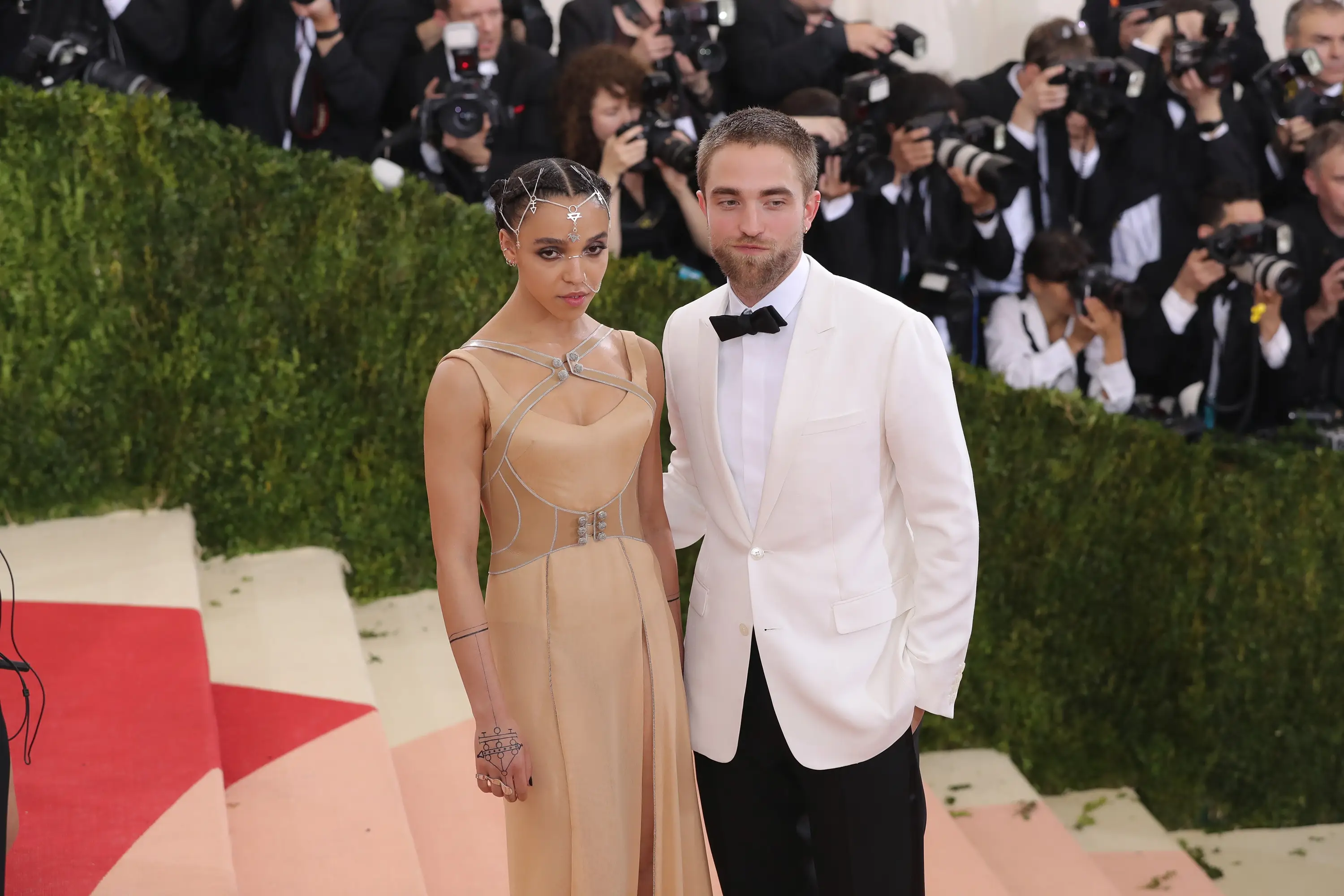 FKA Twigs and Robert Pattinson turned heads on the carpet but it wasn't to last (Neilson Barnard/Getty Images for The Huffington Post)