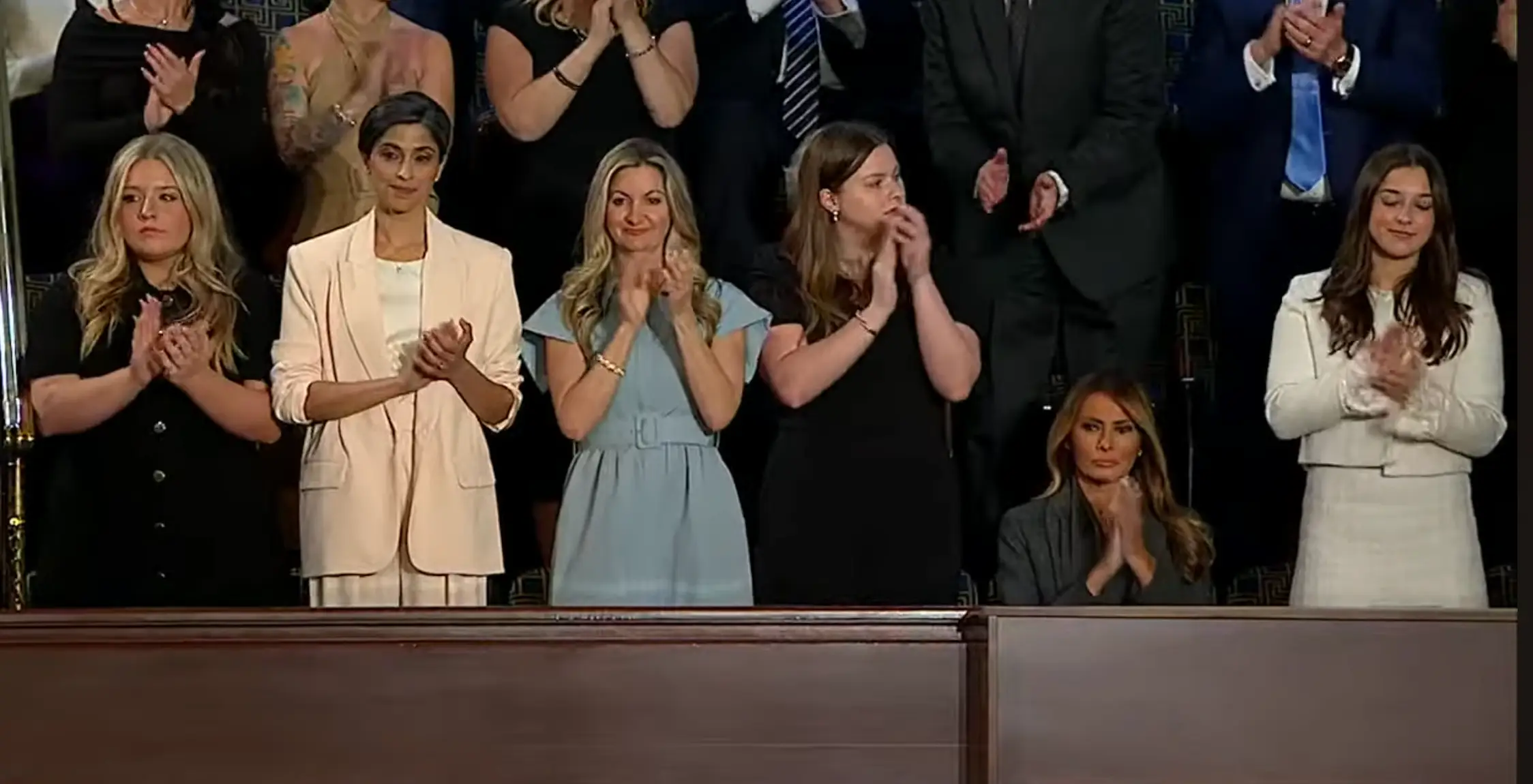 Melania didn't stand after Trump spoke about border security (Fox 13)