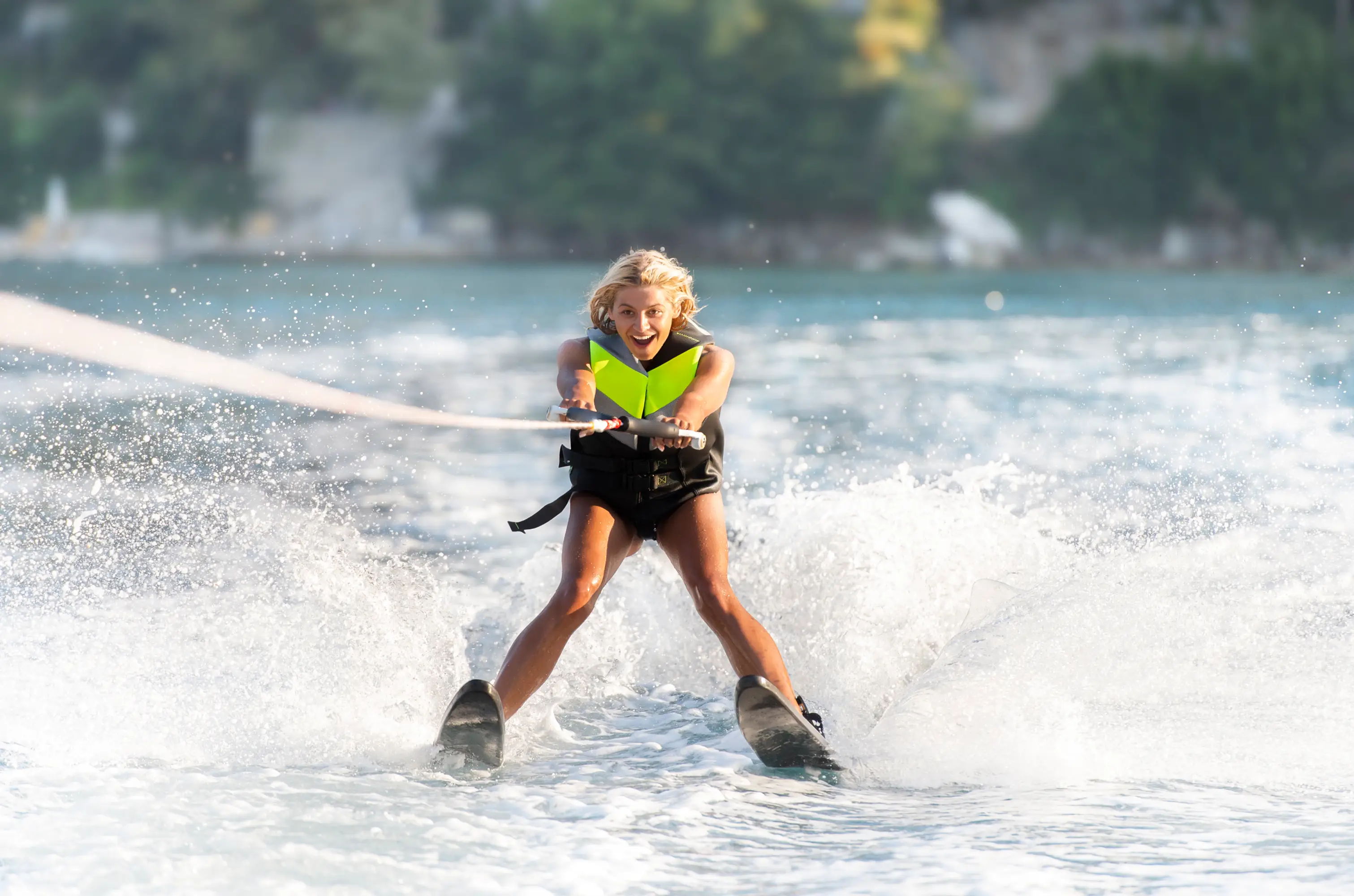 Female water-skiers can sustain similarly dangerous injuries. (fotokostic/Getty)