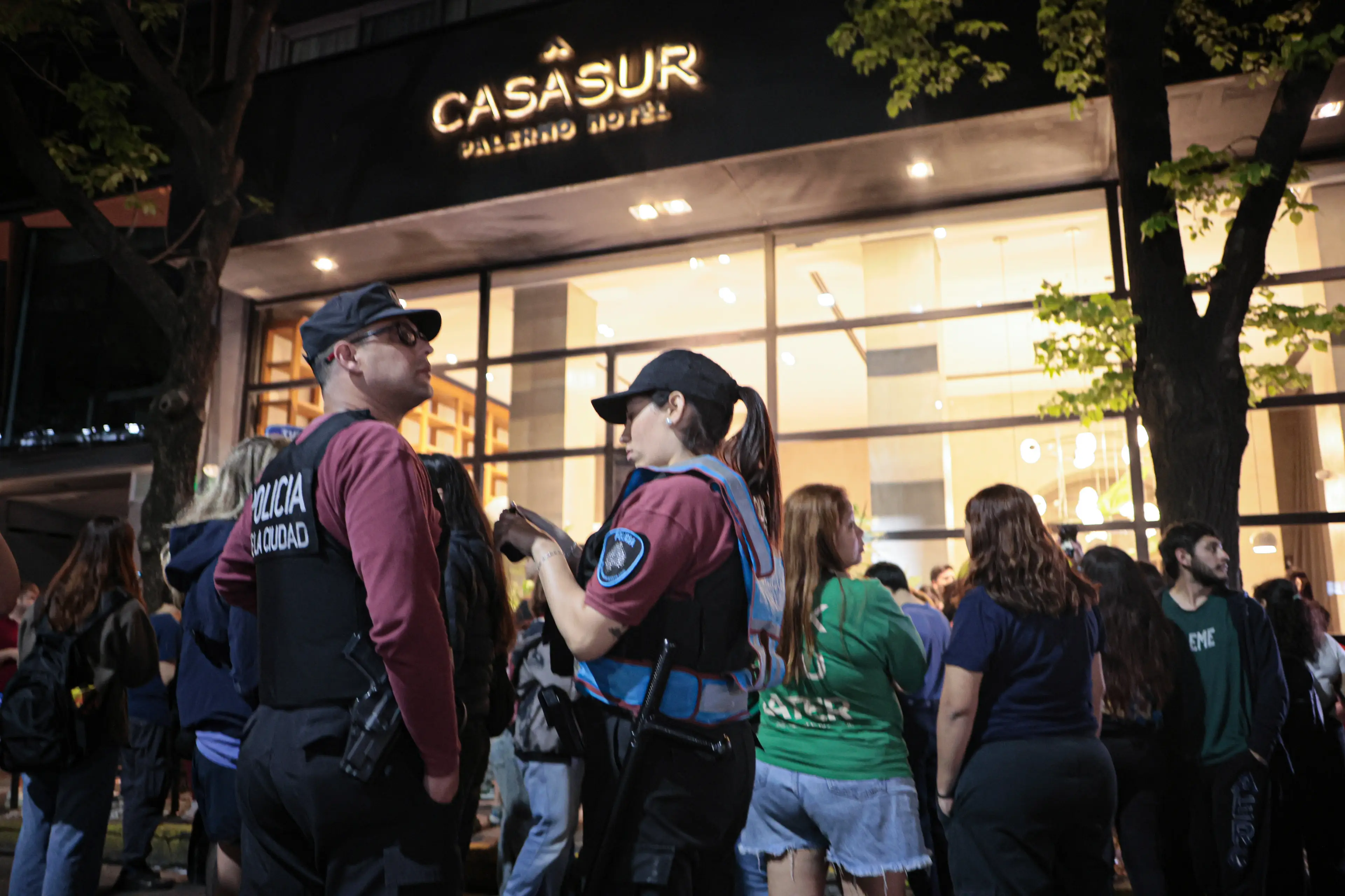 Police outside the Casasur hotel in Buenos Aires (Luciano Gonzalez/Anadolu via Getty Images)