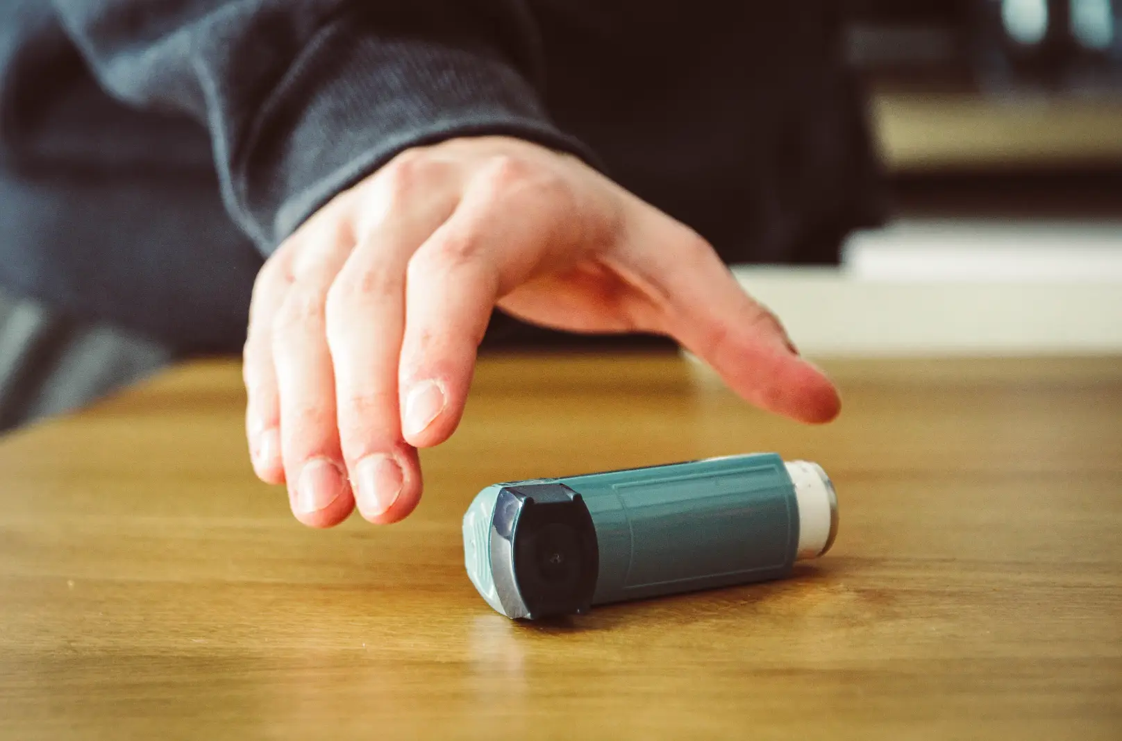 Asthma sufferers have been issued an urgent warning about using their blue inhaler (Getty Stock Images)