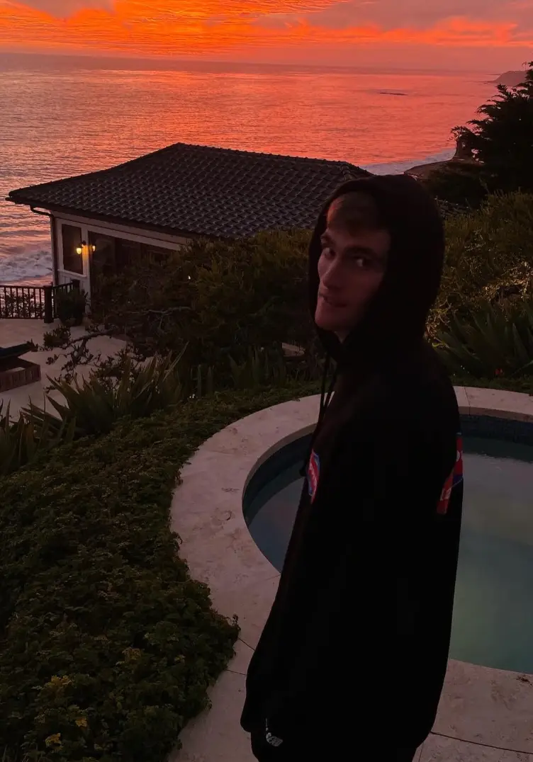 The 27-year-old's apparent cause of death was confirmed yesterday (Instagram/@lexiwood)