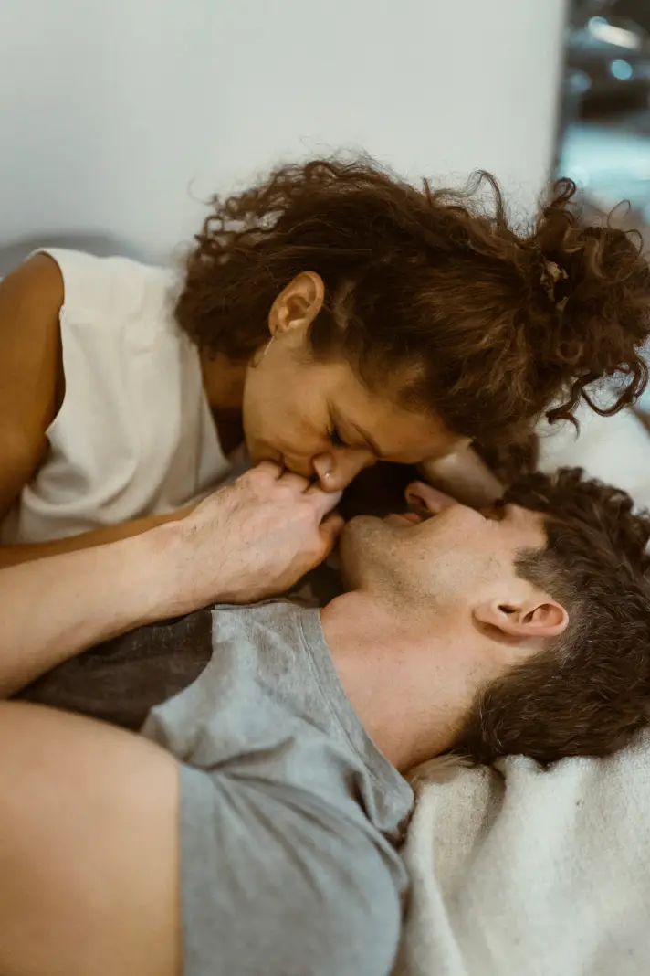 Sexperts have explained why a 'white kiss' is actually a major green flag in a relationship (Getty Stock Images)