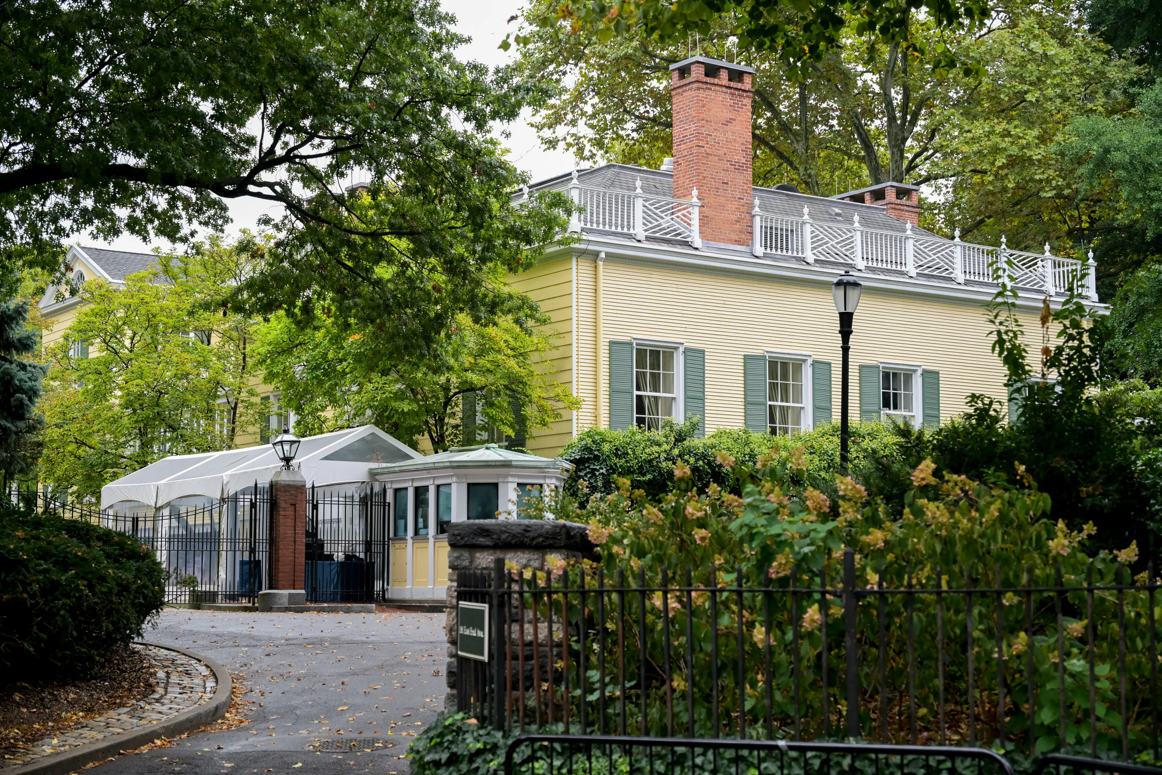 The mansion was erected in the 1700s (Victor J. Blue/Bloomberg via Getty Images)