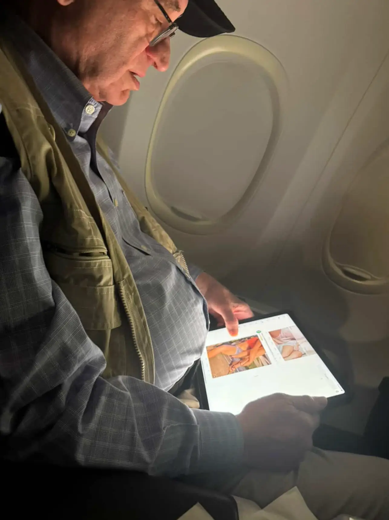 The pictures in question have been seen online millions of times (Twitter/dearwhitetstaff)