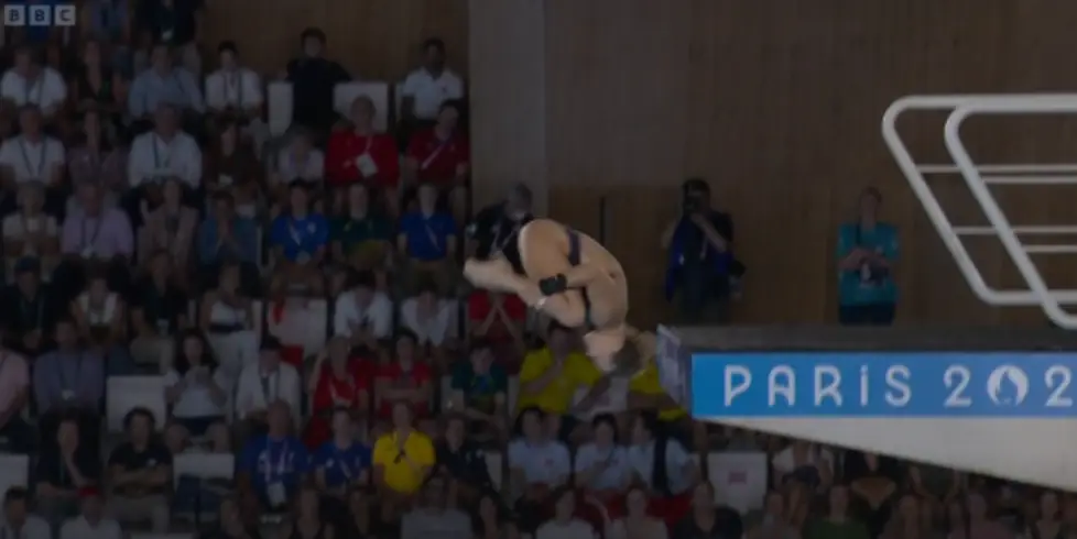 Maia narrowly missed hitting her head on the board. (BBC)