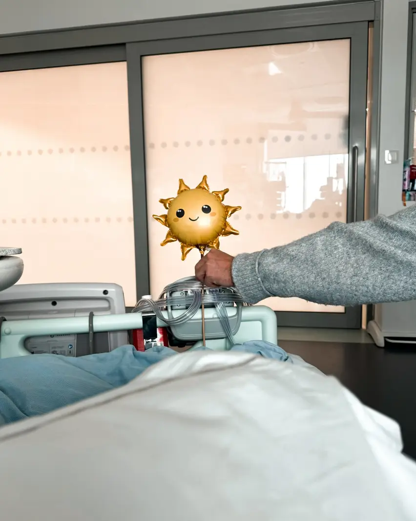 Thompson shared a snap from her hospital bed (Instagram/@louise.thompson)