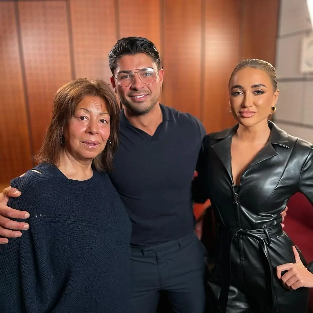 Anton, mum Sherie Ann and Georgia (Instagram/@anton_danyluk)