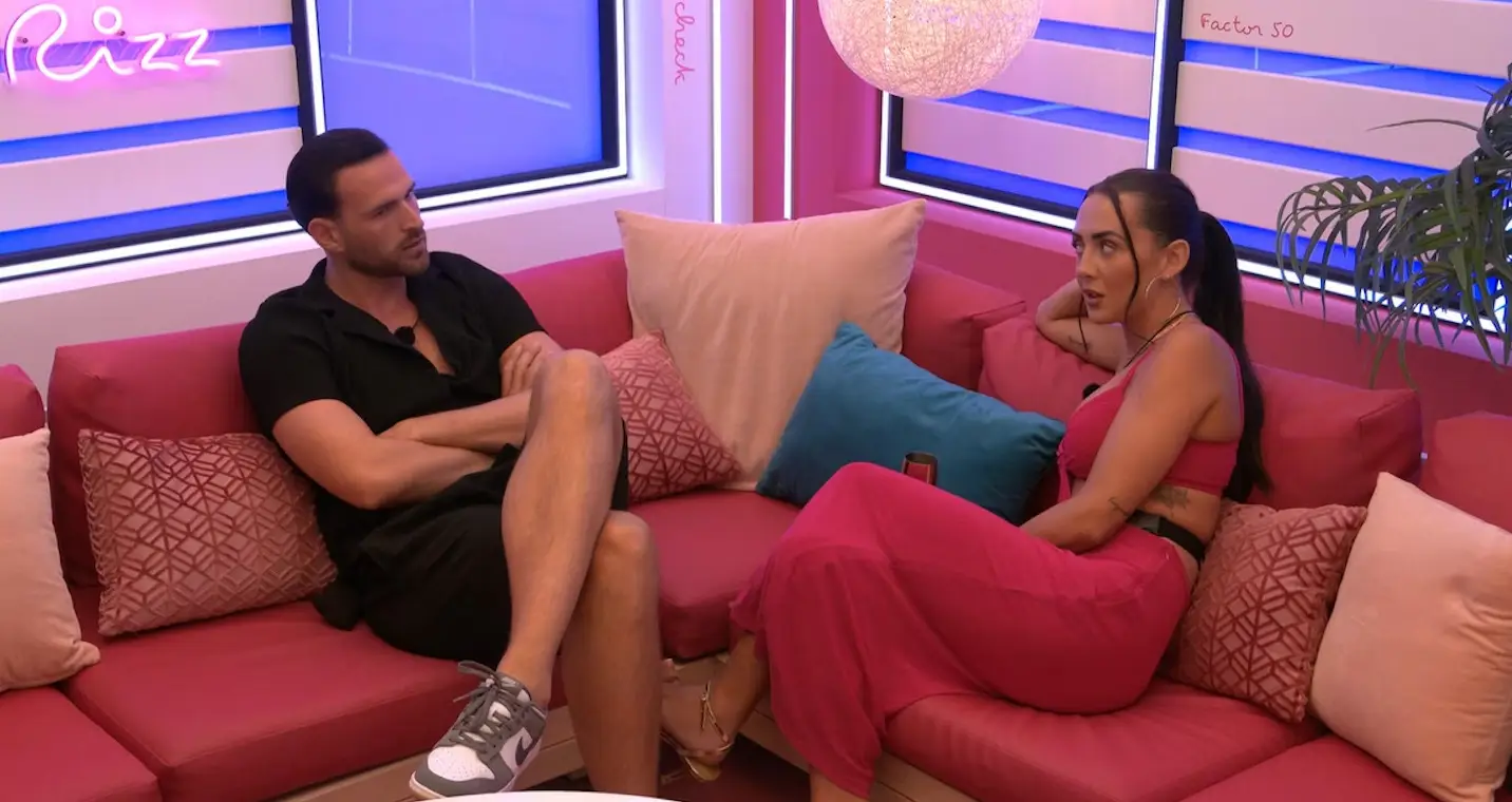 Ronnie was initially coupled up with Jess White. (ITV)