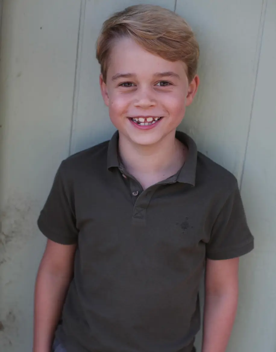 The young prince looked adorable in his seventh birthday portrait, once again courtesy of his mum (Instagram/@princeandprincessofwales)